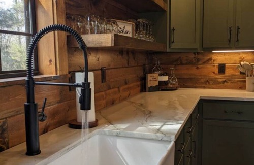 Broken Bow Apartamento | Lofted Pines Hot Tub Foosball Air Hockey