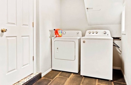 Baker Apartamento | Loftium | Bright Suite In the Heart of South Broadway!