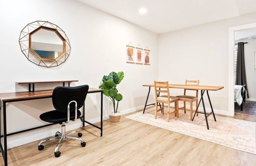 Northglenn Apartamento | Loftium | Convenient & Stylish 2BR Guest Suite!
