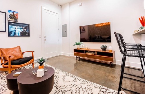 Midtown Casa | LOFTS AT 30TH - COUNTRY BEAU - 6 MINS TO BROADWAY