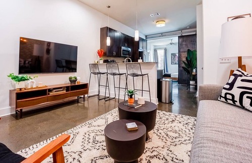 Midtown Casa | LOFTS AT 30TH - COUNTRY BEAU - 6 MINS TO BROADWAY