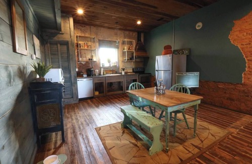 Walhalla Apartamento | LOFTS OVER MAIN~ Chattooga Studio