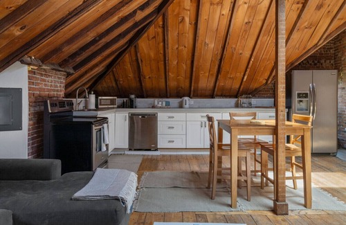 Parkside Apartamento | Lofty Ambition | Stunning West End Rooftop Retreat