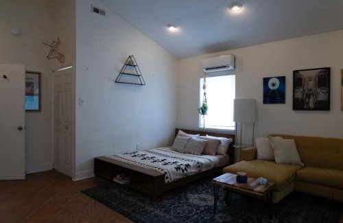Pine Castle Casa | Lofty Dreams B&B, studio near Disney & Universal