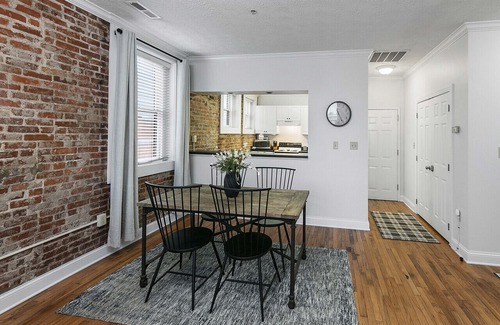 Maryville Apartamento | Lofty Expectations - Gorgeous Studio Loft Downtown