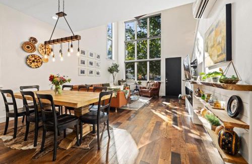 Downtown Casa | Lofty Pursuit - Downtown - Hot Tub - Momentary