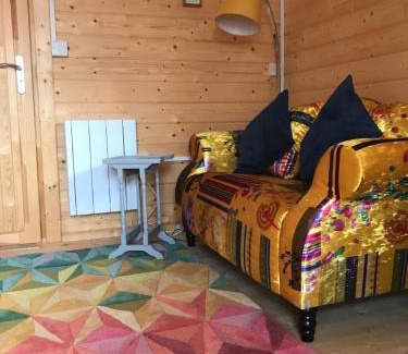High Ercall Apartamento | Log Cabin in Tiny Village