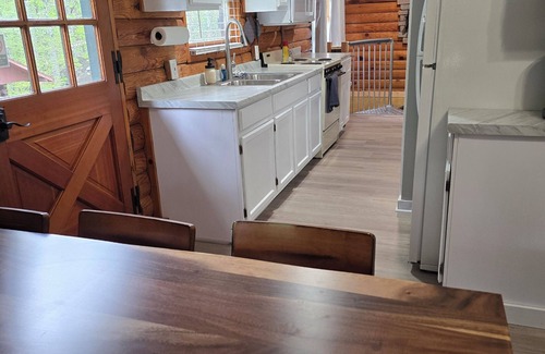 Schnellville Casa | Log Cabin 2 at Osborn Boat Ramp on Patoka Lake