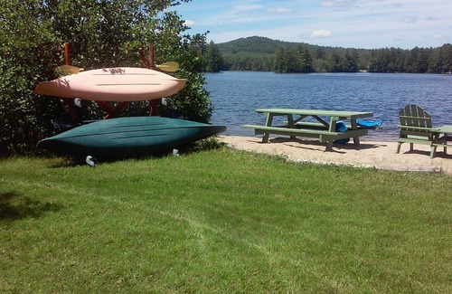 East Wakefield Cabina | Log Cabin 4 Br W / 375 Ft Of Lakefront Private 1 Acre Sleeps 8 Wifi Cable