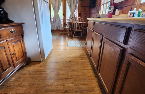 Schnellville Casa | Log Cabin 9 at Osborn Boat Ramp on Patoka Lake
