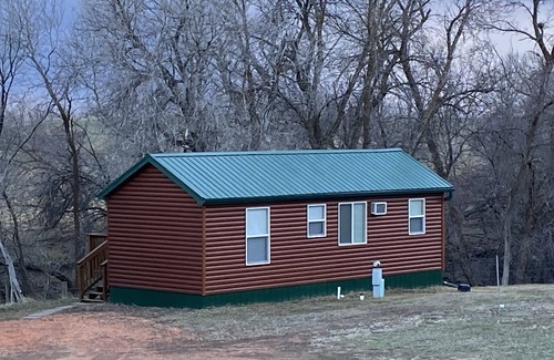 Grassy Butte Cabina | Log Cabin by ND Badlands