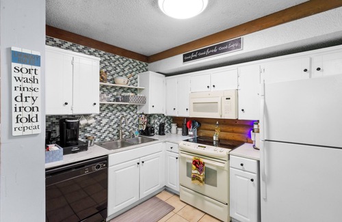 Nashville Casa | Log Cabin Close to Percy Preist Lake
