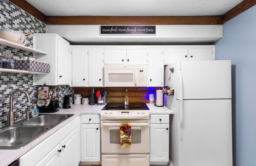 Nashville Casa | Log Cabin Close to Percy Preist Lake