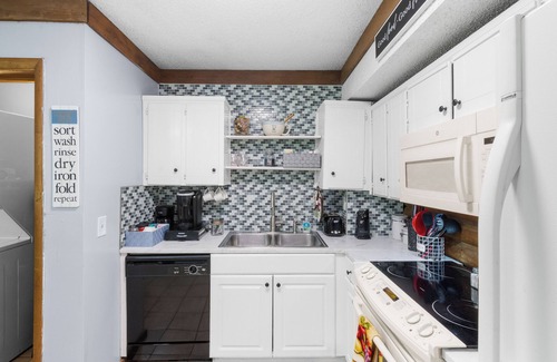 Nashville Casa | Log Cabin Close to Percy Preist Lake