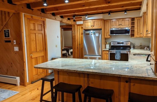 Stratton and Bromley Ski Areas Cabina | Log Cabin Escape Close to Skiing & Shops