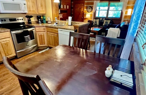Bryson City Cabina | Log Cabin, Hot Tub and HUGE Mountain Views!