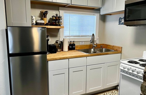 Spenard Cabina | Log cabin in heart of Anchorage