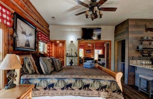 Shasta Lake Apartamento | Log Cabin in Redding, CA *Great Reviews*