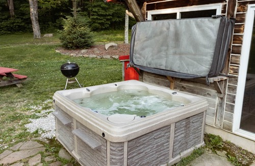 Bladensburg Cabina | La cabina de registro rústico con piscina interior con capacidad para 16