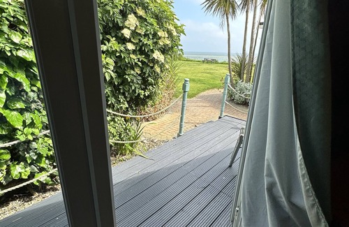 Great Yarmouth Cabina | Cabaña de madera junto a nuestra playa de arena con preciosas vistas al mar, cerca de Norfolk Broads.