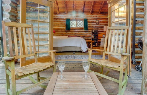 Greenbank Cabina | Cabaña de madera en 25 acres con encanto rústico y confort moderno.