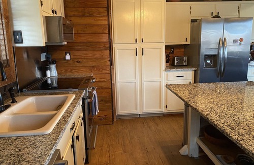 Lake Oconee Cabina | Log Cabin on 5 acre pond - fishing and wildlife paradise!