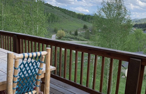 Red Top Meadows Casa | Log cabin on 5 acres in Wilson Wyoming