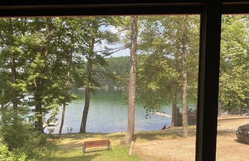 Mayfield Cabina | Log cabin on beautiful Lake Arbutus near Traverse City