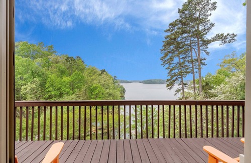 Six Mile Cabina | Cabaña de troncos en el lago Keowee-Big Lake / Vistas a la montaña-Hermosas puestas de sol durante todo el año