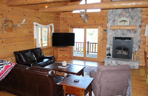 Nekoosa Casa | Log Cabin on Lake - Sand Valley-6min, Beach Boating Swimming ATV Snowmobile