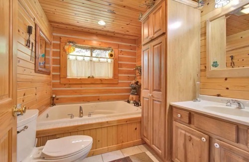 Nekoosa Casa | Log Cabin on Lake - Sand Valley-6min, Beach Boating Swimming ATV Snowmobile