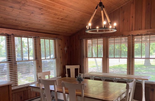 Detroit Lakes Cabina | Log Cabin on Lake Sallie