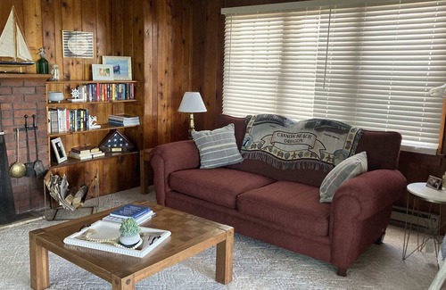 Detroit Lakes Cabina | Log Cabin on Lake Sallie