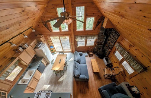Sullivan Casa | Log Cabin on Saltwater Cove