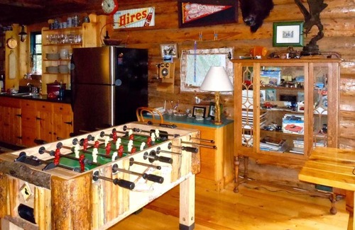 Columbia Falls Casa | Log Cabin on Spoon Lake Near Glacier National Park