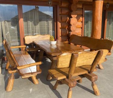 Zavazna Poruba Cabina | LOG CABIN Poludnica