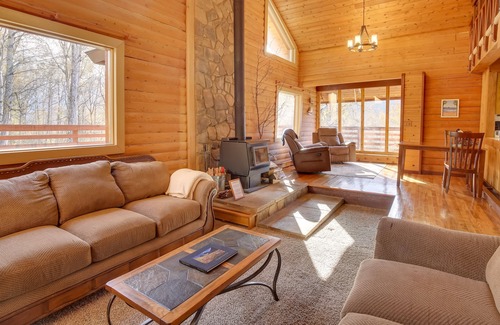 Eagle River Cabina | Log Cabin Rental in Eagle River: Pets Welcome!