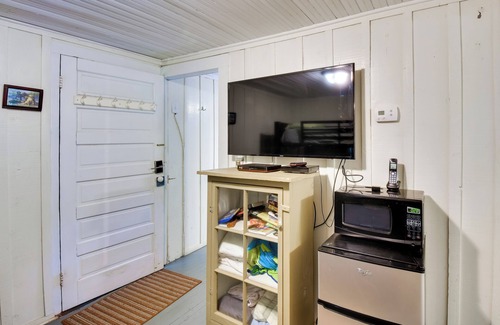 Rocky Bottom Cabaña | Log Cabin Rental Near Table Rock State Park!