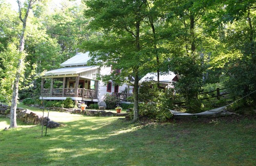 Cullowhee Cabina | Log Cabin Retreat at Silent Meadows