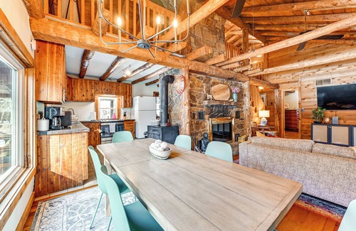 Maple Mount Cabina | Log Cabin Retreat in Kentucky: Fire Pit & Grill!