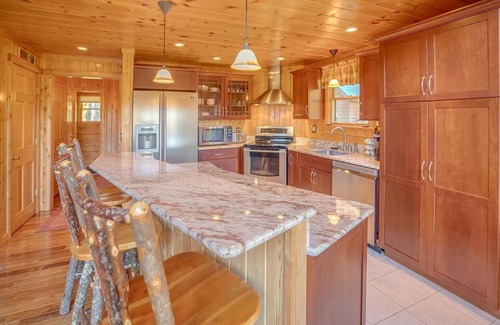 Whitefield Casa | Log Cabin Retreat in the White Mountains