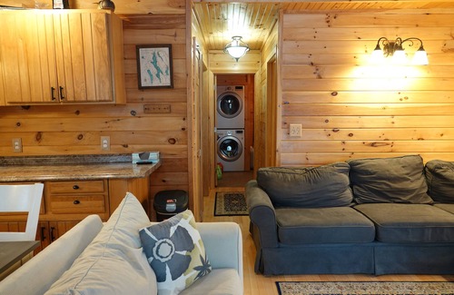 Oxford Cabina | Log Cabin Retreat, Thompson Lake