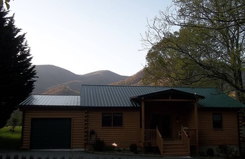 Maggie Valley Cabina | Cabaña de madera con País sentir y vistas impresionantes