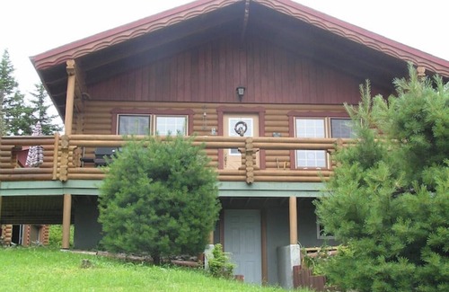 West Bay Casa | Log cabin with fantastic panoramic views