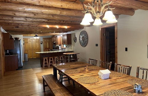 Hinckley Cabina | Log Cabin with Hot Tub