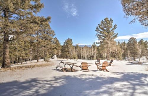 Florissant Casa | Log Cabin with Mountain Views about 30 Mi to Pikes Peak!