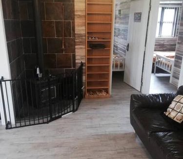 Haxey Otro | Log cabin with secure garden