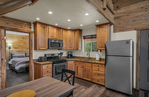 Orderville Cabina | Log Cabin Zion Retreat| Where Milky Way Meets Zion