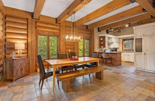 Saint-Faustin-Lac-Carre Chalet De Esquí | Mont Blanc- Le Grizzly - Cozy Log Cabin with Games Room