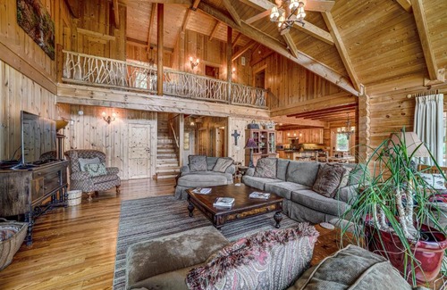 Tate Casa | Log Haven